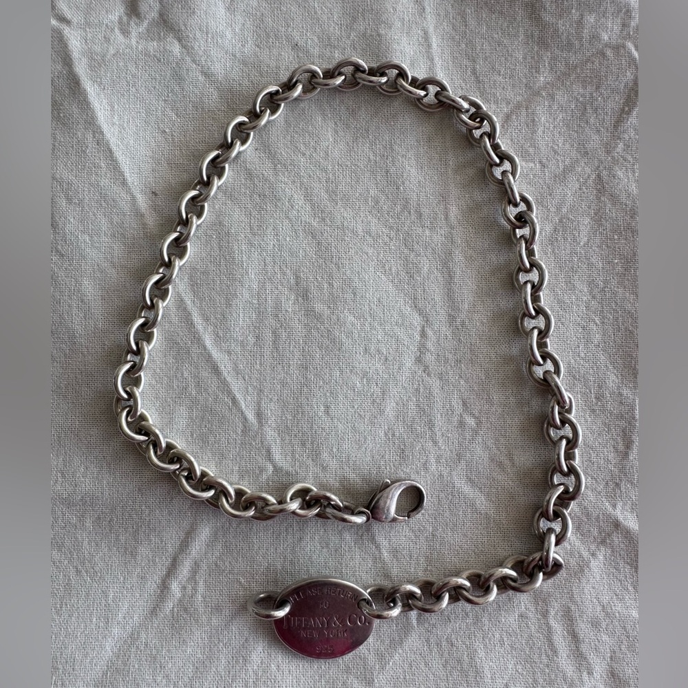 Return to Tiffany Oval Tag Necklace - Picture 2 of 6